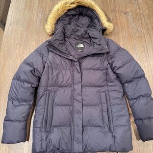 The North Face Women's Navy Blue Puffer Jacket with Tan Faux Fur Hood